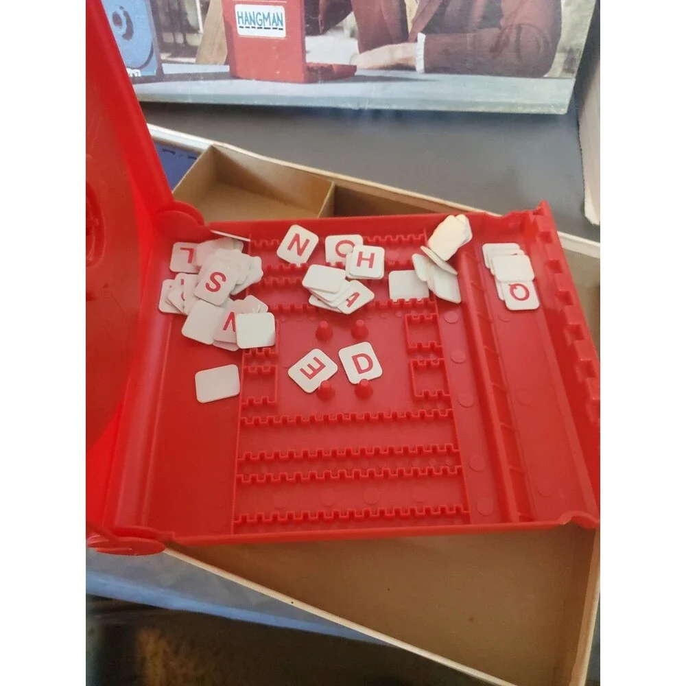 Milton Bradley vintage 1976